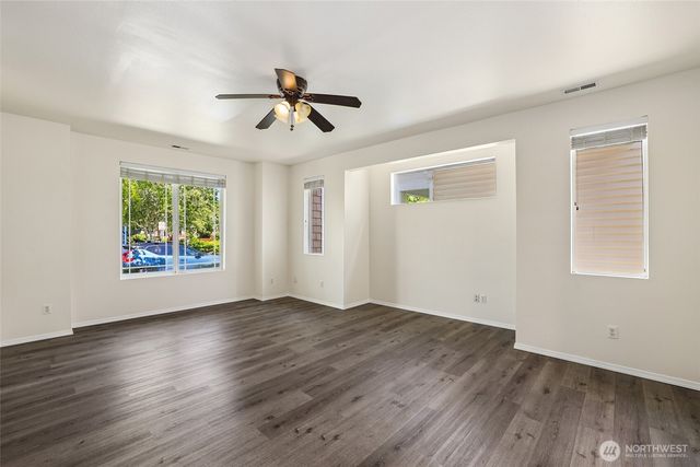 7625 Rushmore Way NE, Lacey, WA 98516
