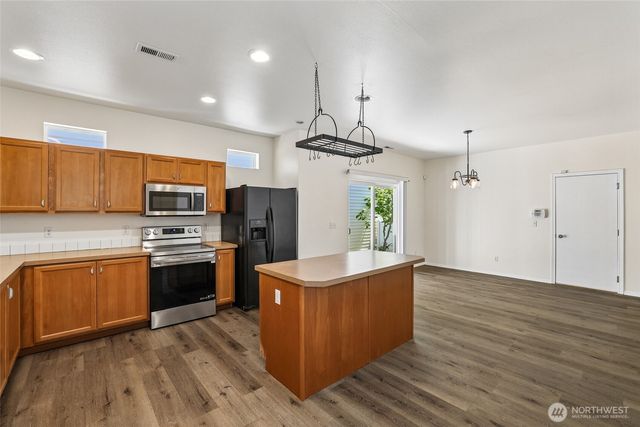 7625 Rushmore Way NE, Lacey, WA 98516