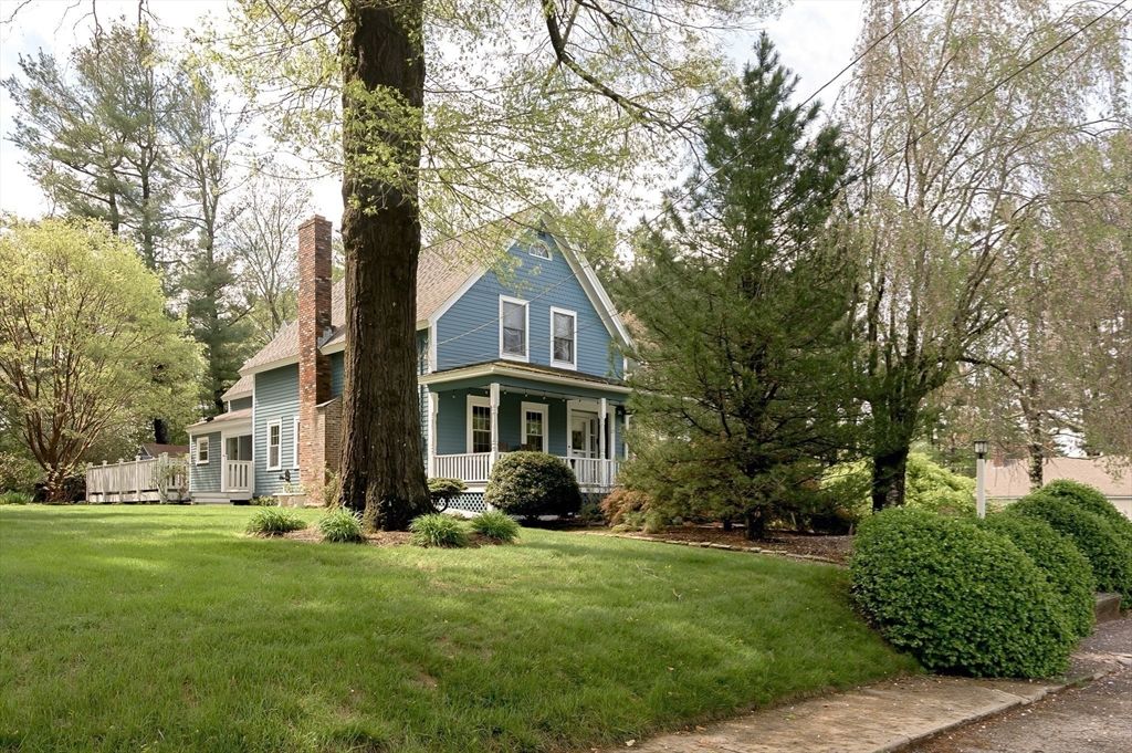 27 Water St, Leicester, MA 01524
