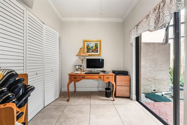 6606 Villa Sonrisa Drive 910, Boca Raton, FL 33433