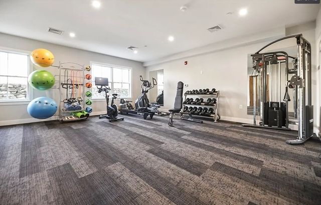 425 Lagrange St 210, Boston, MA 02132