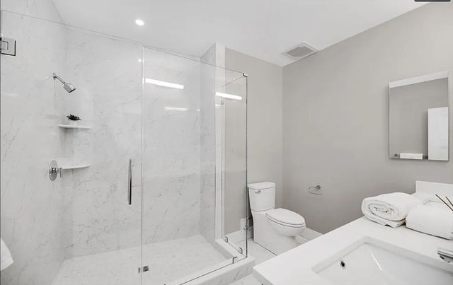 425 Lagrange St 210, Boston, MA 02132