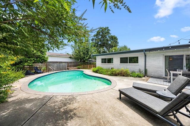 5142 W Bellfort Avenue, Houston, TX 77035