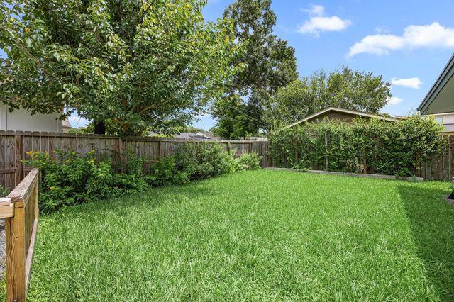 5142 W Bellfort Avenue, Houston, TX 77035