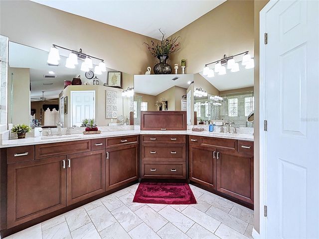 22707 LAURELDALE DRIVE, Lutz, FL 33549