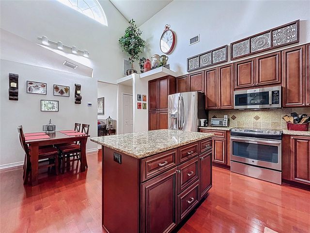 22707 LAURELDALE DRIVE, Lutz, FL 33549