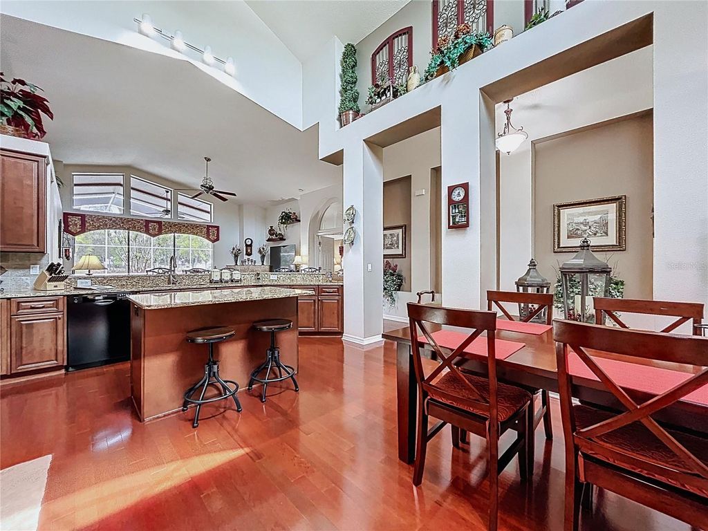 Image 11 of property listing at 22707 LAURELDALE DRIVE, Lutz, FL 33549