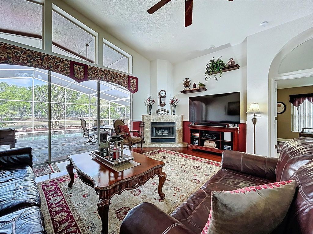 Image 23 of property listing at 22707 LAURELDALE DRIVE, Lutz, FL 33549