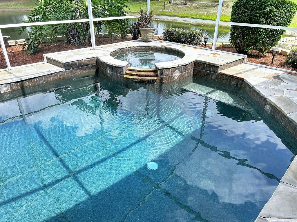 Image 26 of property listing at 22707 LAURELDALE DRIVE, Lutz, FL 33549