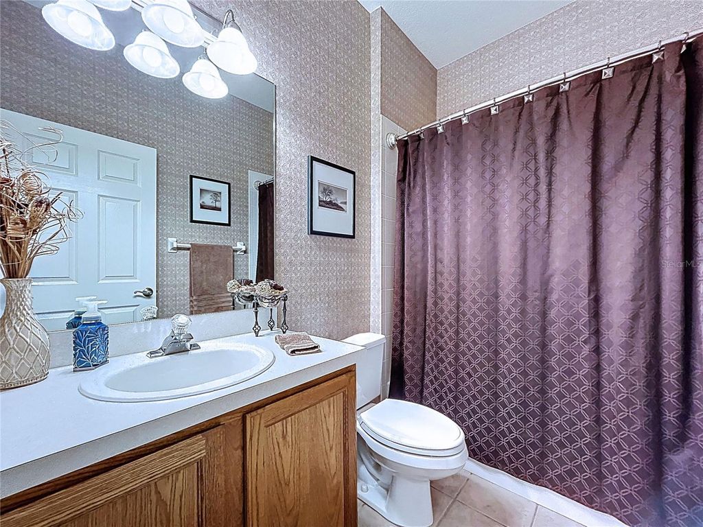 Image 39 of property listing at 22707 LAURELDALE DRIVE, Lutz, FL 33549