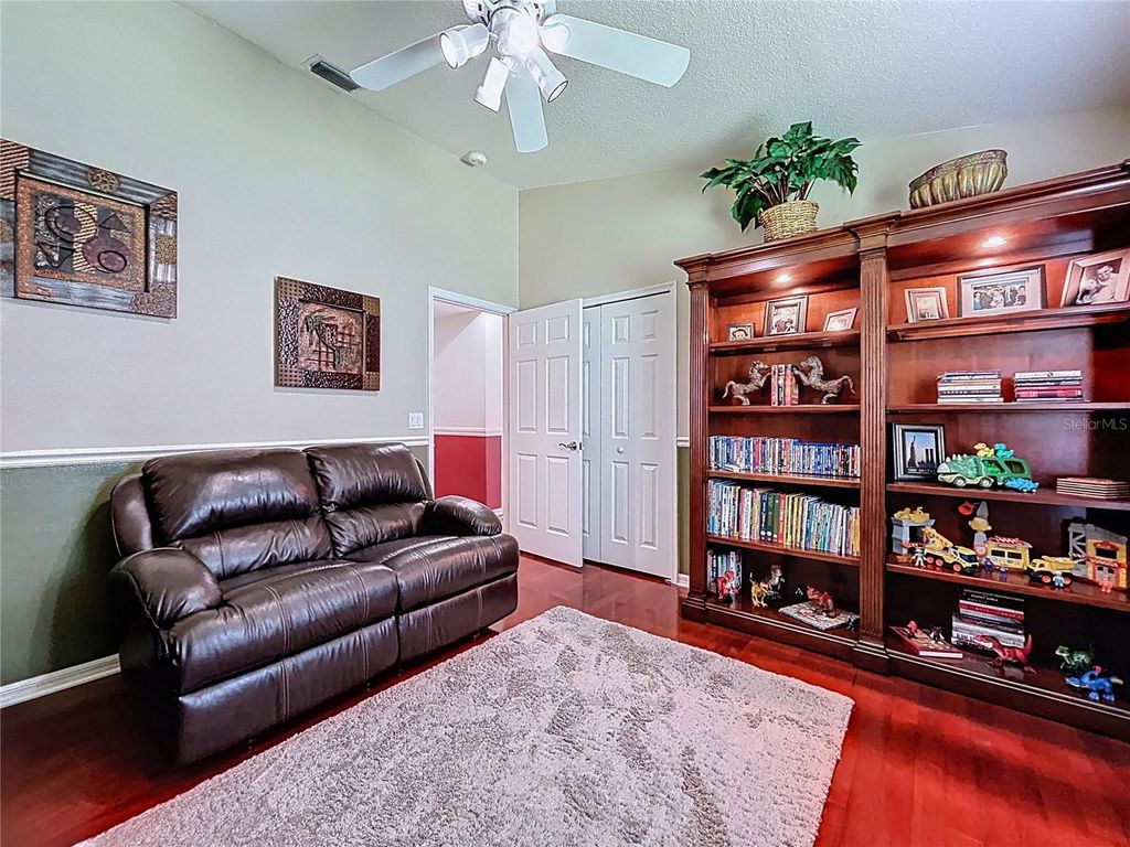 Image 40 of property listing at 22707 LAURELDALE DRIVE, Lutz, FL 33549