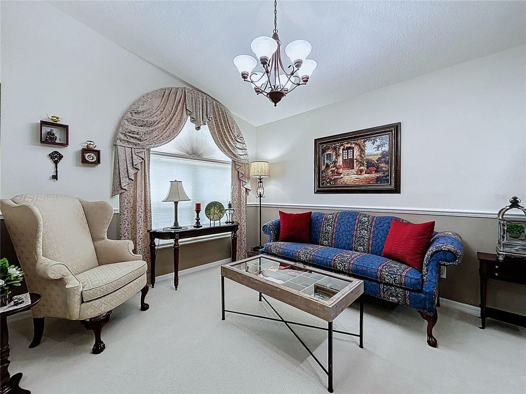 Image 7 of property listing at 22707 LAURELDALE DRIVE, Lutz, FL 33549