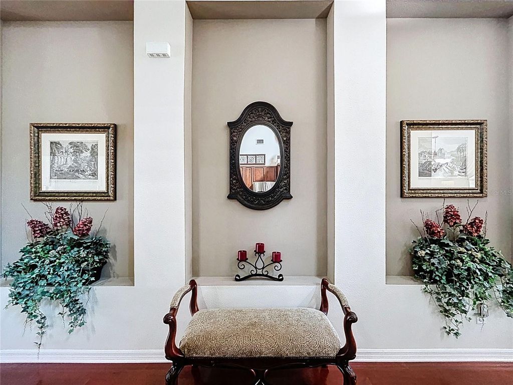 Image 9 of property listing at 22707 LAURELDALE DRIVE, Lutz, FL 33549