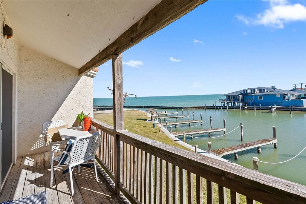 620 S Fulton Beach Road 204, Rockport, TX 78382 — photo 5