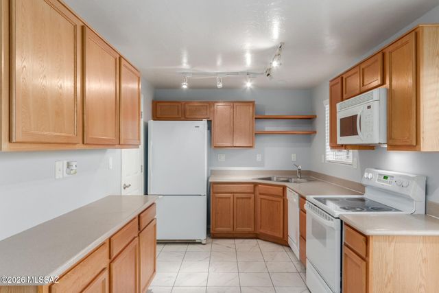 925 N Venice Ave Apt D, Tucson, AZ 85711