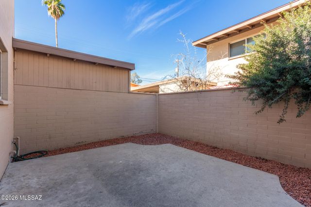 925 N Venice Ave Apt D, Tucson, AZ 85711