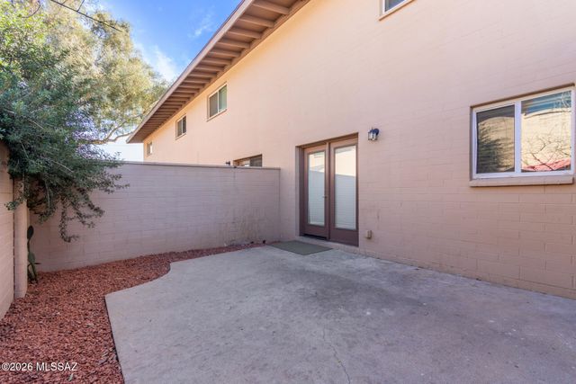 925 N Venice Ave Apt D, Tucson, AZ 85711