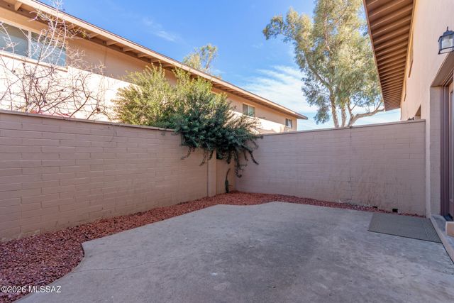 925 N Venice Ave Apt D, Tucson, AZ 85711