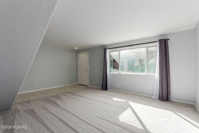 925 N Venice Ave Apt D, Tucson, AZ 85711