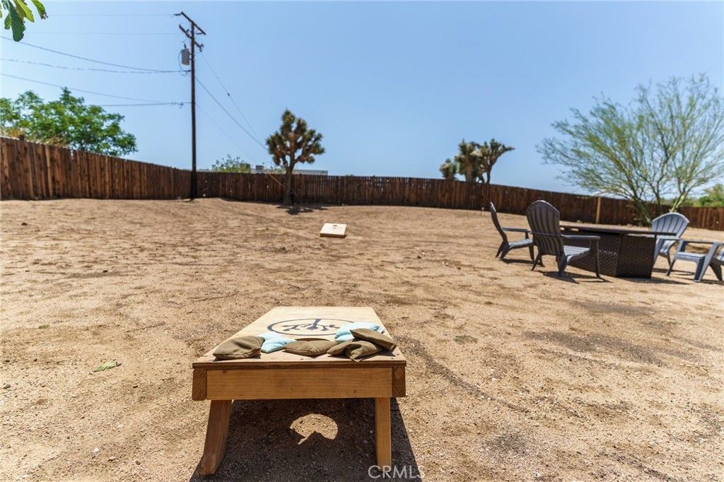 Image 28 of property listing at 58125 Bonanza, Yucca Valley, CA 92284