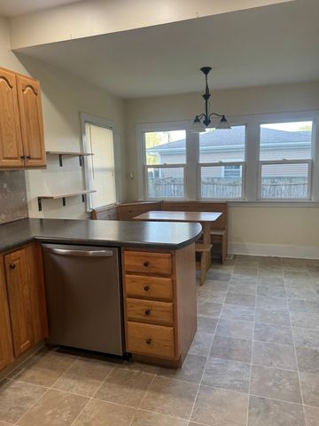 3022 22nd Avenue, Rock Island, IL 61201