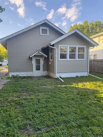 3022 22nd Avenue, Rock Island, IL 61201