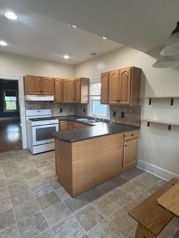 3022 22nd Avenue, Rock Island, IL 61201