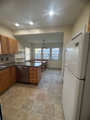 3022 22nd Avenue, Rock Island, IL 61201