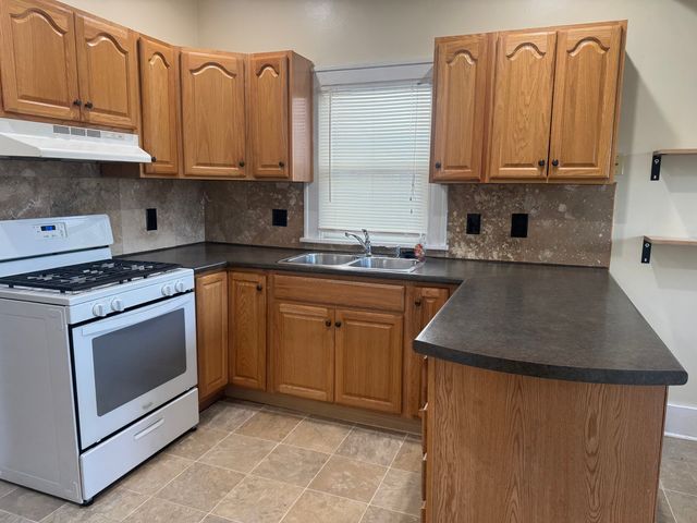 3022 22nd Avenue, Rock Island, IL 61201