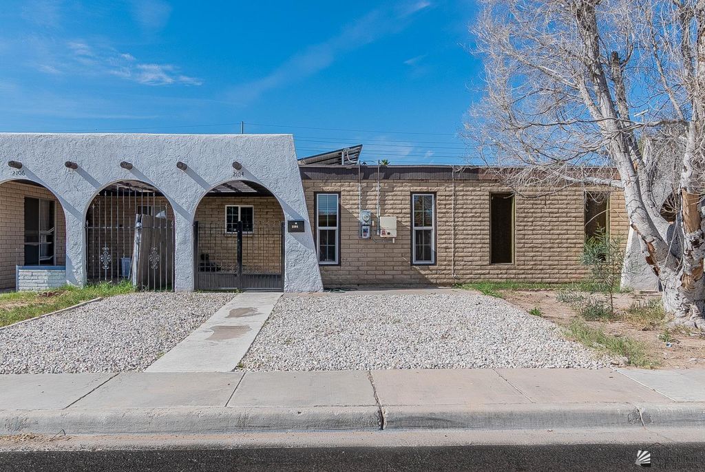 2104 S 11 Ave, Yuma, AZ 85364