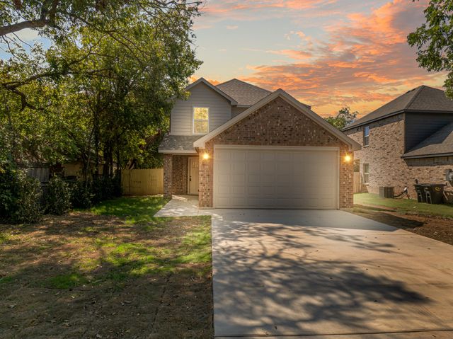 204 Robbins Street, Cleburne, TX 76031