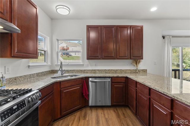 1389 Red Oak Plantation Drive, Ballwin, MO 63021