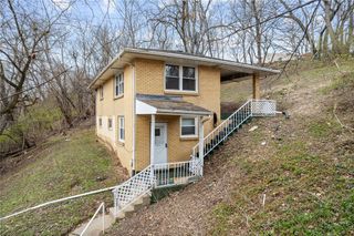 1353 Bower Hill Rd, Scott Twp, PA 15017