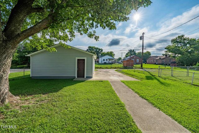 1524 Redwood Drive, Kingsport, TN 37664