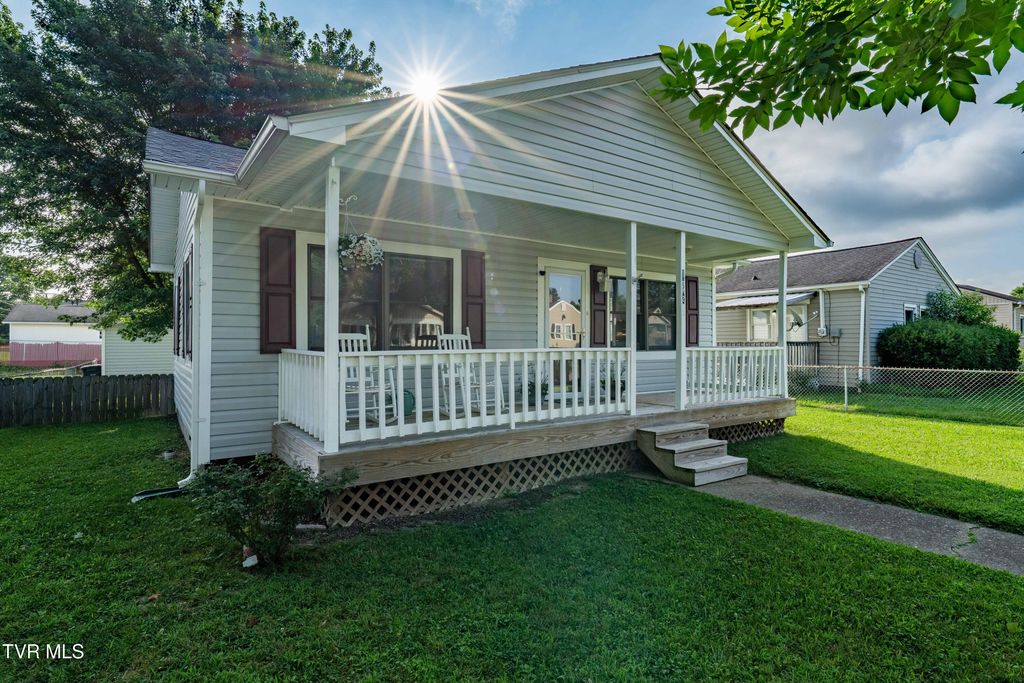 1524 Redwood Drive, Kingsport, TN 37664