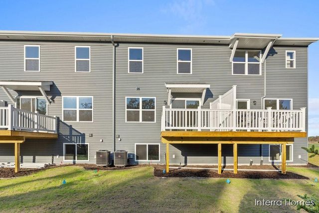 6118 Burgess Drive 11, Spring Lake, MI 49456