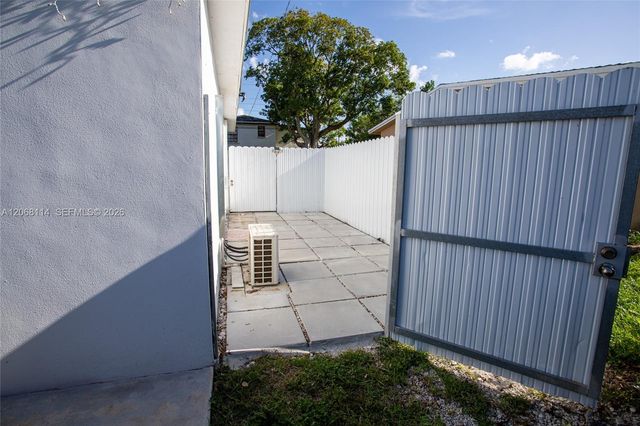 6930 Fillmore Street, Hollywood, FL 33024