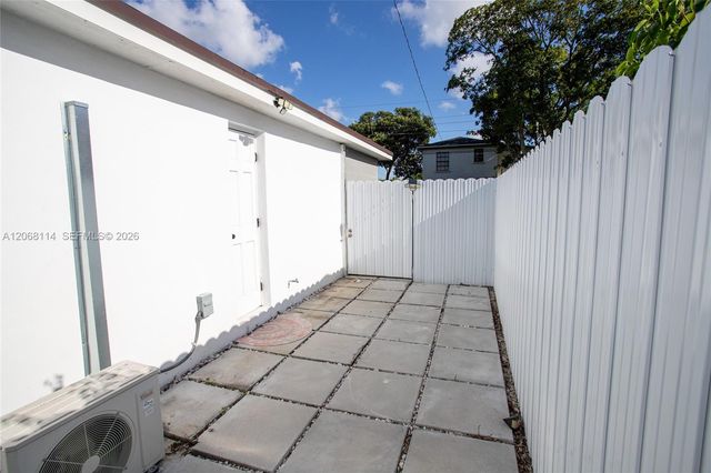 6930 Fillmore Street, Hollywood, FL 33024