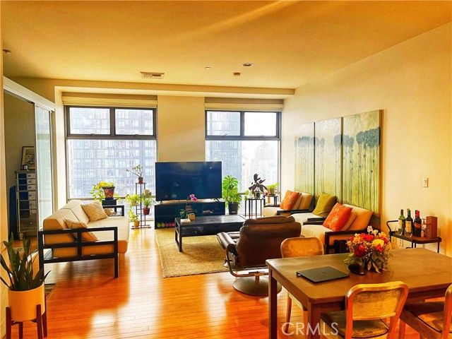 801 S Grand Avenue 1608, Los Angeles, CA 90017