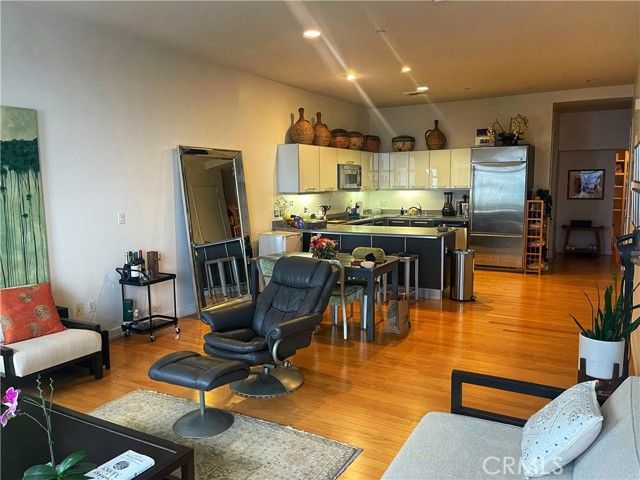 801 S Grand Avenue 1608, Los Angeles, CA 90017