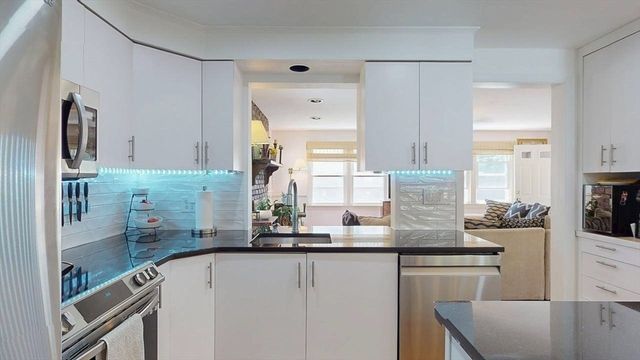 10 Pine Tree Lane, Worcester, MA 01609