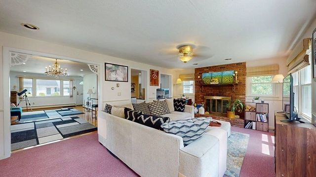 10 Pine Tree Lane, Worcester, MA 01609