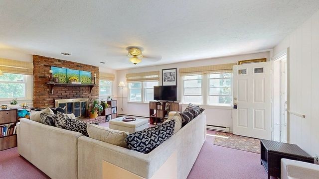 10 Pine Tree Lane, Worcester, MA 01609