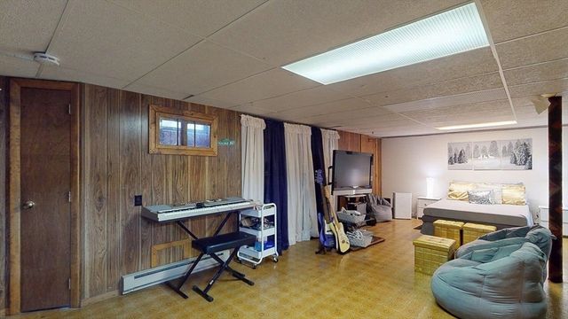 10 Pine Tree Lane, Worcester, MA 01609