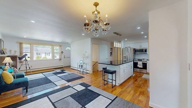 10 Pine Tree Lane, Worcester, MA 01609