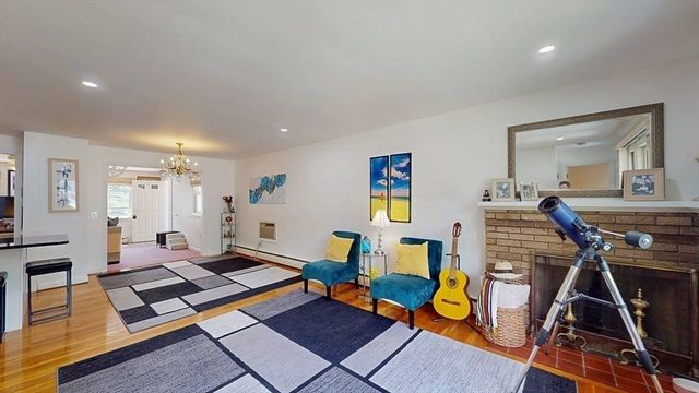 10 Pine Tree Lane, Worcester, MA 01609