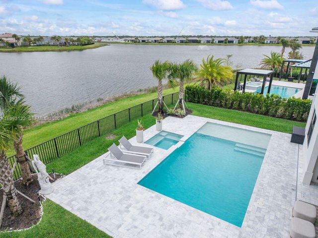12609 Solana Bay Circle, Palm Beach Gardens, FL 33412