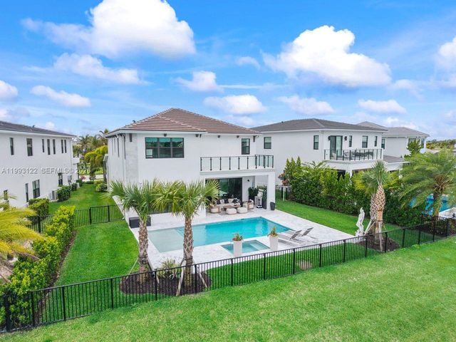12609 Solana Bay Circle, Palm Beach Gardens, FL 33412