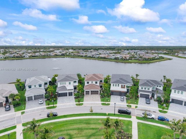 12609 Solana Bay Circle, Palm Beach Gardens, FL 33412