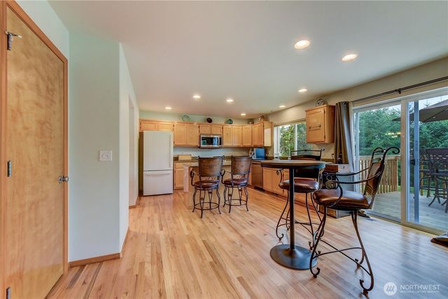 806 Darwins Way, Granite Falls, WA 98252
